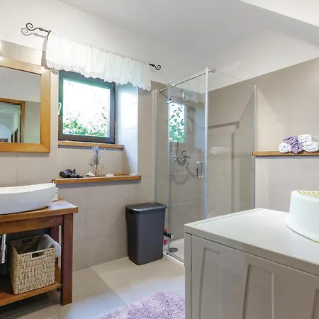 3 Bedroom Lovely In Ferienhaus
